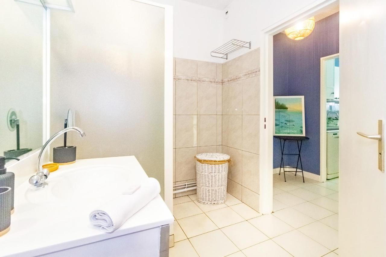 Cuty - Bel Et Spacieux Apt Avec Magnifique Vue Mer Et Piscine Saint Gilles Les Bains Exterior foto